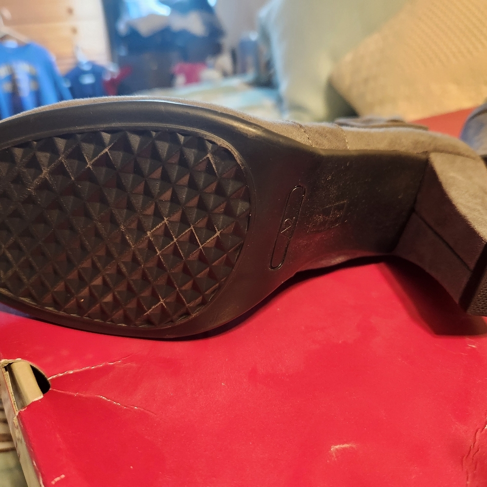 Boots - Picture 2 of 4